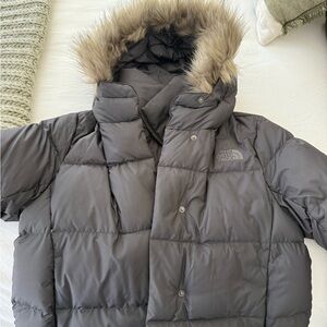 The North Face Women’s New Dealio Short Puffer Jacket TNF Black